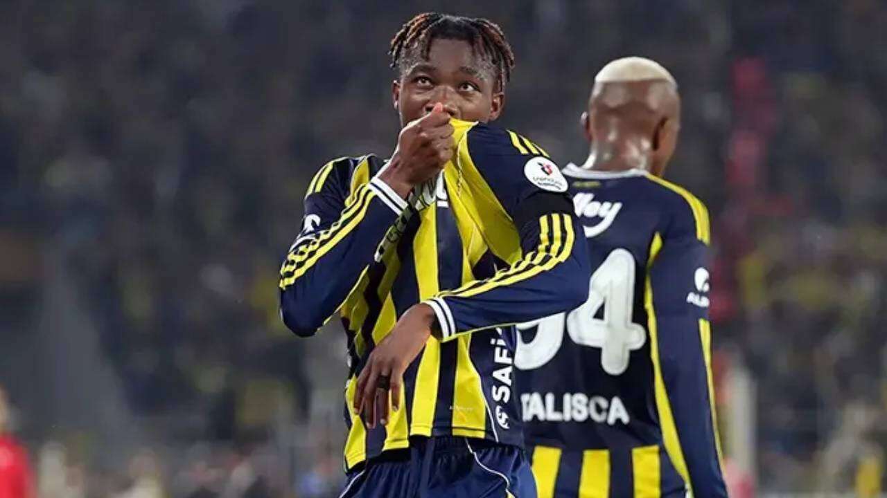 Fenerbahçe'de İsmail Kartal neşteri vurdu: 22 dakika sahada kalmıştı, Aziz Yıldırım biletini kesti! 7